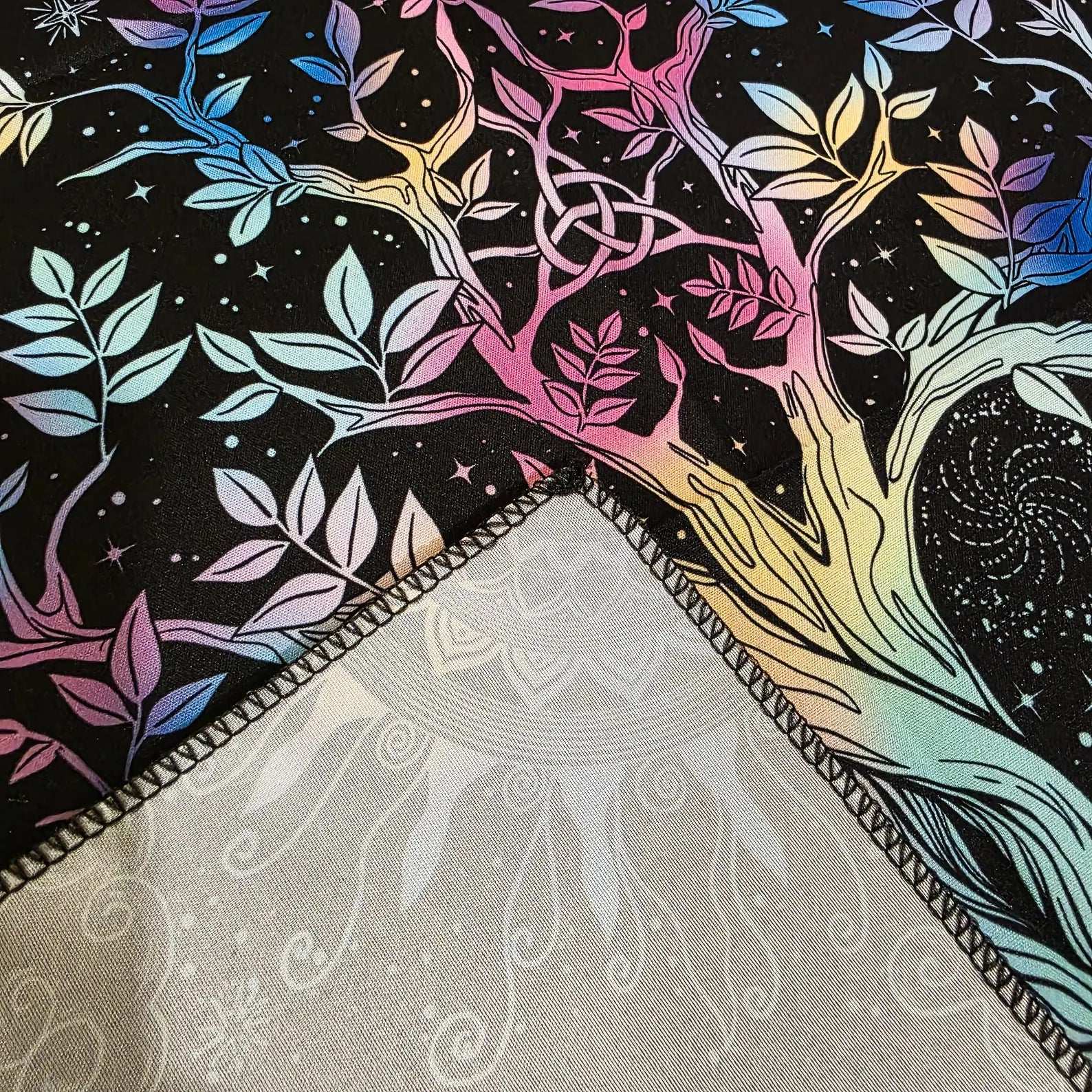 Nappe de Tarot ARBRE DE VIE MULTICOLORE