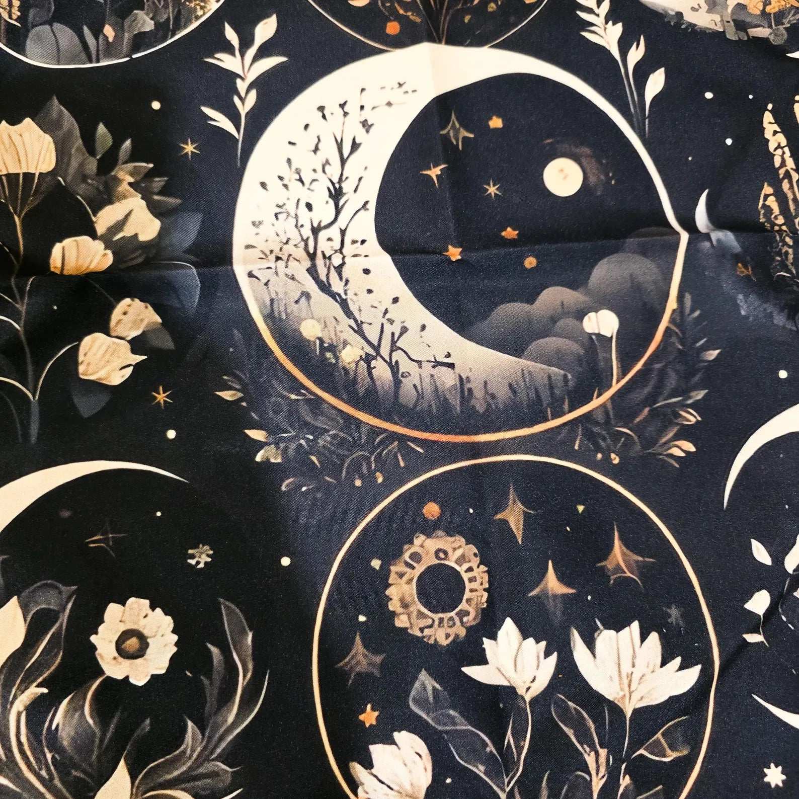 Nappe de Tarot LES LUNES FLEURIES